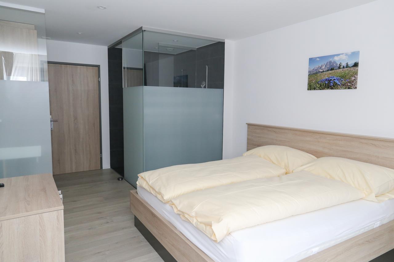 Hotel Traube Garni Kuttigen Εξωτερικό φωτογραφία